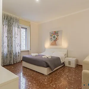 Appartamento Crisanzio 80, Bari